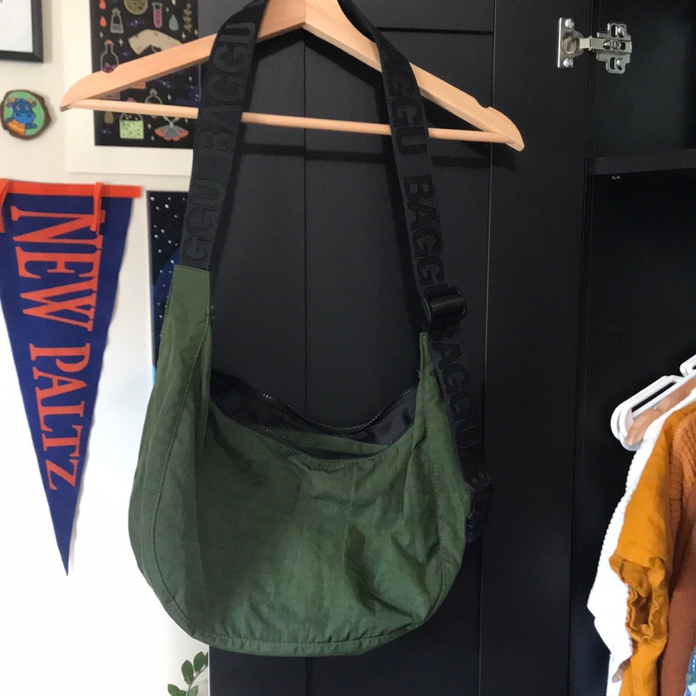 Bay Laurel Medium Crescent - BAGGU